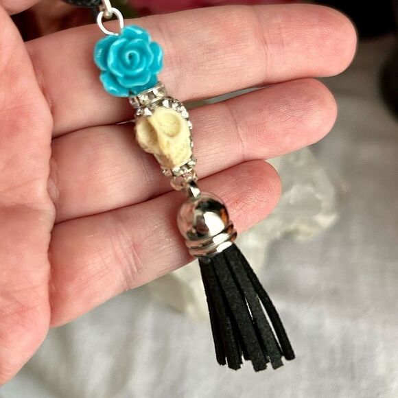 Rhinestone Scull Day Of the Dead Halloween Tassel Necklace - Picture 4 of 6
